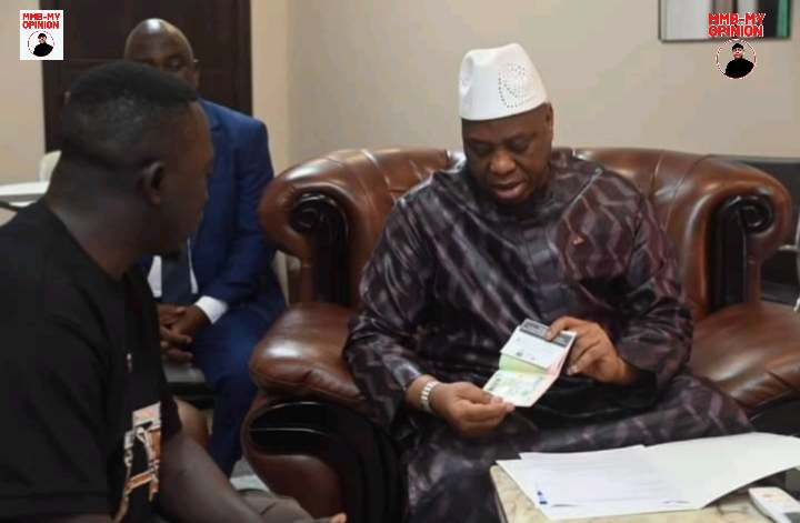 Ousmane Touré va officiellement se retourner en France avec un visa de long séjour. 3 413458694 270773639124027 1821923040637236646 n