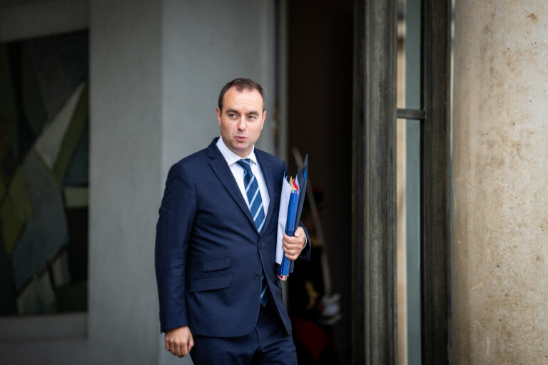 France : Crise politique persistante et reconduction de Sébastien Lecornu