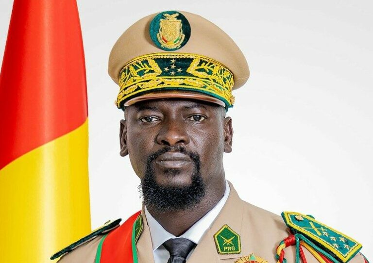 Mamady Doumbouya face à la tentation du pouvoir : entre promesse et pression populaire