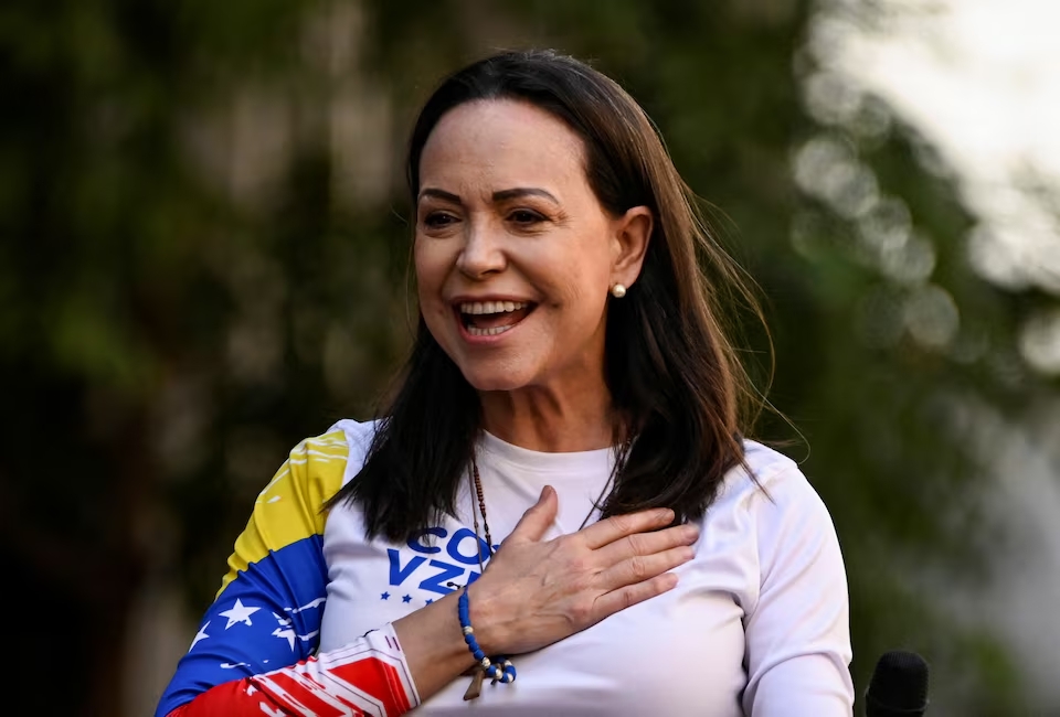 Nobel de la paix 2025 Trump devance par la cheffe de lopposition venezuelienne Maria Corina Machado