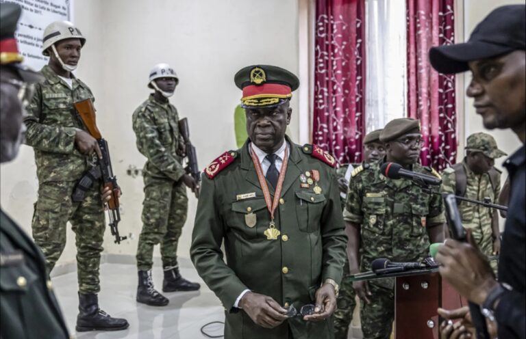 L’homme fort de la Guinée-Bissau après le coup d’État