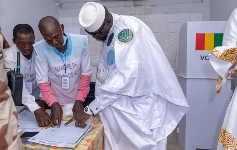 L’élection présidentielle en Guinée : abstinence électorale et quête de légitimité politique